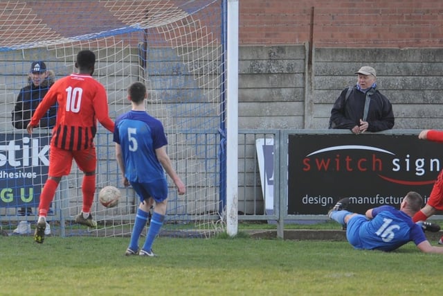 ...but Worthing United score from the rebound.