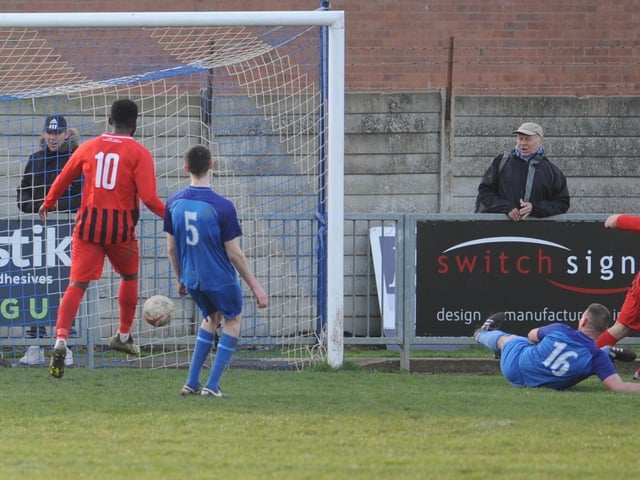...but Worthing United score from the rebound.