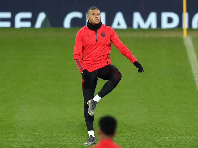 Kylian Mbappe of PSG showed symptoms of coronavirus, but tested negative.
