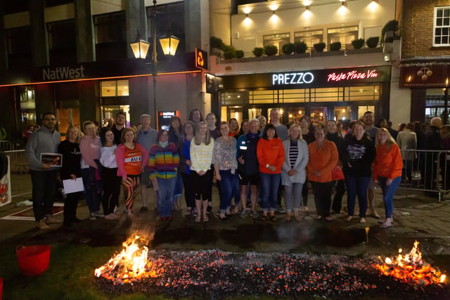 St Catherine's Hopsice held its firewalk fundraiser in the Carfax. Picture:  Steve James - www.shooterz.co.uk SUS-200316-155650001