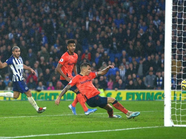 A real cracker at the Amex. Tough match and Brighton enjoyed a bit of luck, firstly for a VAR penalty call on Connolly, which Maupay dispatched. Then visiting defender Digne turned Trossard's cross in at the death. 3-2 to Albion.