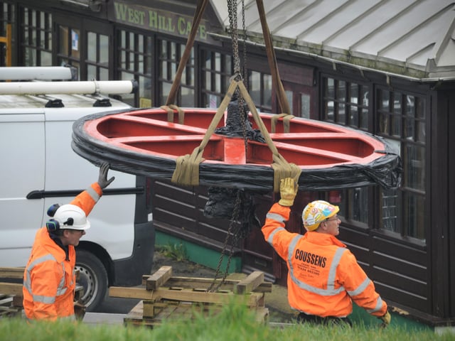 Wheel replacement for the West Hill funicular railway being delivered. SUS-200319-103001001