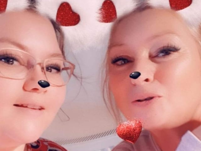 Laura said: "Happy mothers day to my amazing mum/nanna, thank you for all you do for us. Lots of love, Laura, Jasmine and Hayden xxx"