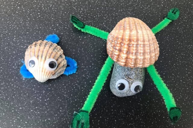 Samantha, aged 8, made a turtle in yesterday's home art class, the perfect companion for 6 year old Jessica's fish. Photo courtsey of Kate Sole Mjw9cmVHu-hmwmCAO72Q
