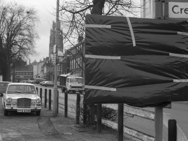 A six-month trial ban on traffic in Strait Bargate, Boston, began in March 1980.