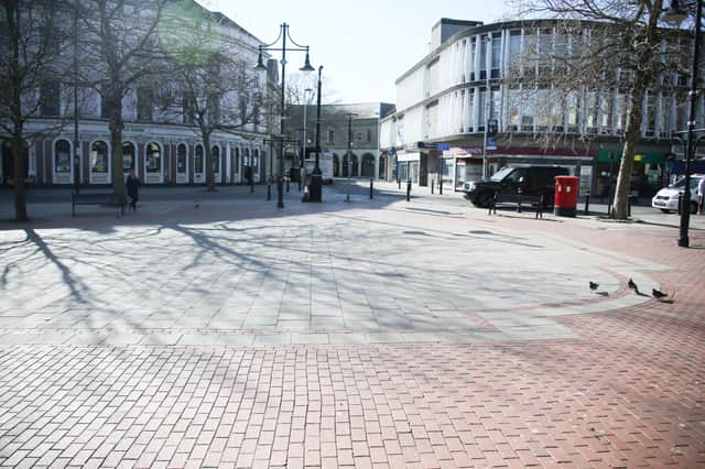 Worthing town centre is deserted SUS-200324-174415001