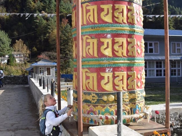Ashleen Mandrick from Lancing reached the south base camp of Mount Everest in Nepal, which is 5,364 metres above sea level. SUS-201103-113127001