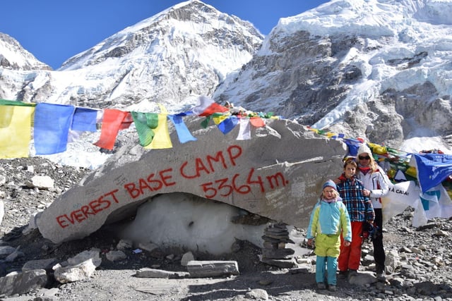 Ashleen Mandrick from Lancing reached the south base camp of Mount Everest in Nepal, which is 5,364 metres above sea level. SUS-201103-113047001