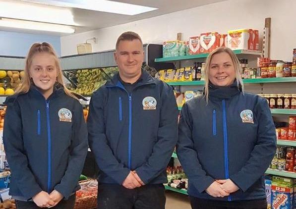 K and G's Farm Shop and Pet Supplies delivered goods for free to the car park at St Richard's Hospital as well as offering 15 per cent off to NHS staff. https://www.chichester.co.uk/health/coronavirus/coronavirus-shopping-service-set-help-nhs-staff-st-richards-hospital-2505958