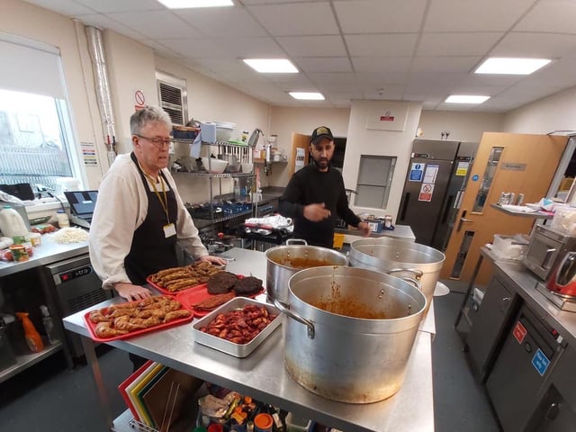 The Hemel Hempstead restaurant donated hundreds of cooked meals to DENS after they were forced to close due to the coronavirus outbreak