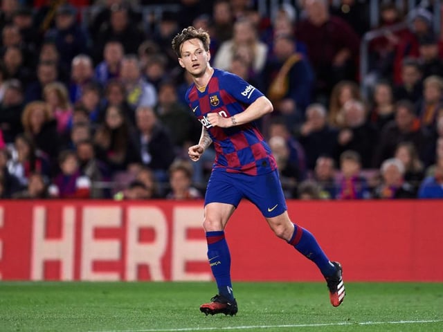 Long-term Manchester United target Ivan Rakitic will be allowed to leave Barcelona for as little as 17.6m this summer. (Marca)