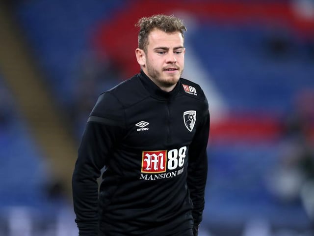 Arsenal are still leading the chase to sign Bournemouth winger Ryan Fraser, despite Liverpool holding advanced talks with the player. (Daily Mirror)
