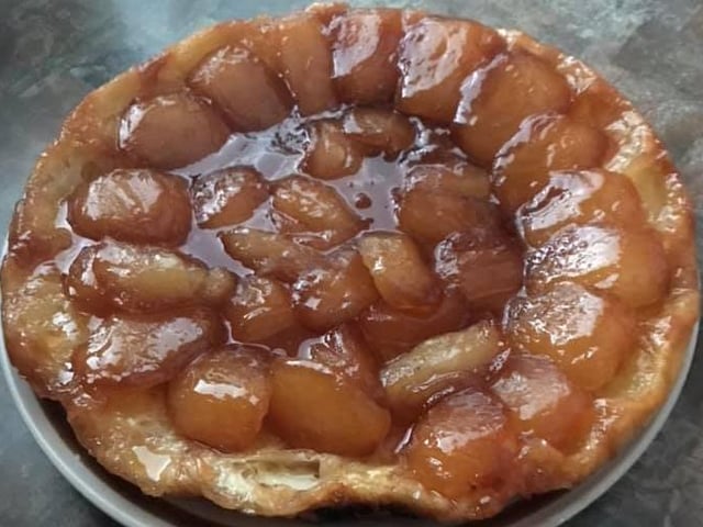 Sharon Ratcliff's apple tarte tatin SUS-200414-150528001