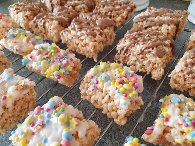 Teresa Williams made Easter rice crispy cakes SUS-200414-150205001