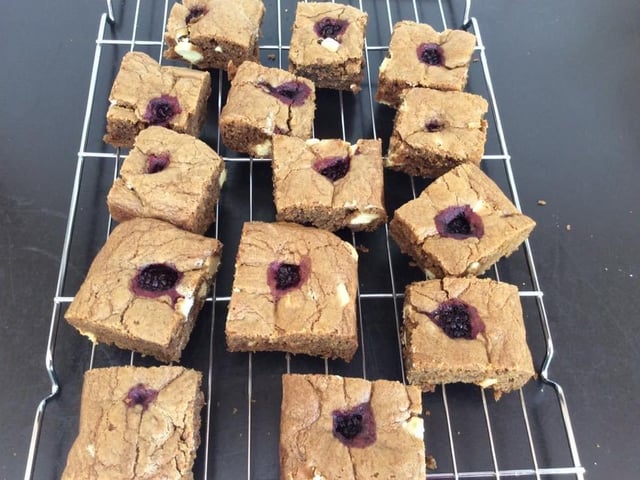 Michelle Mancktelow made white chocolate and locally picked blackberries buttterscotch blondies SUS-200414-150948001