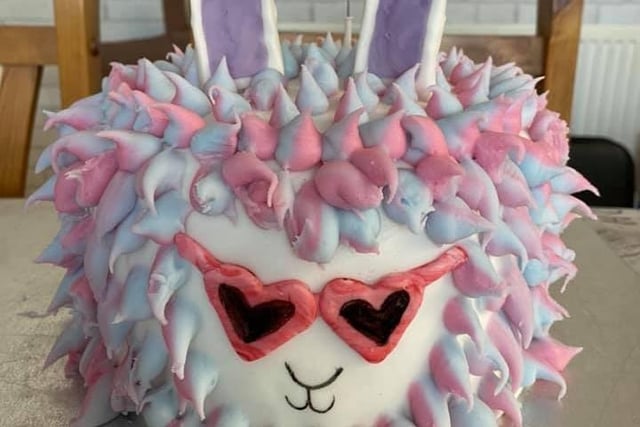 Kelly Bolton made this incredible llama cake for her daughter's 11th birthday SUS-200414-151202001