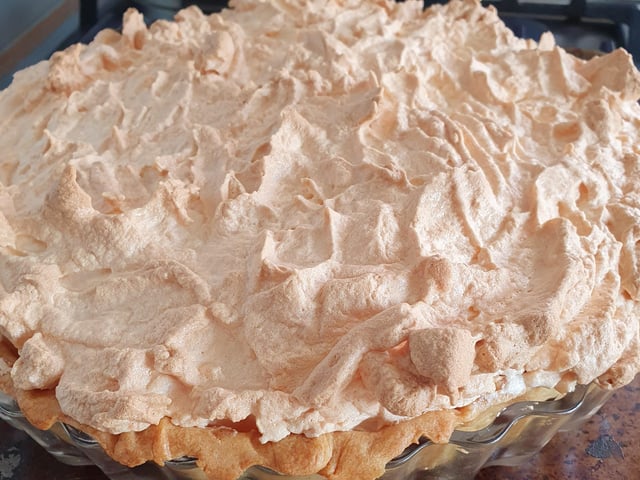 Linda Franck made a lemon meringue pie SUS-200414-151138001