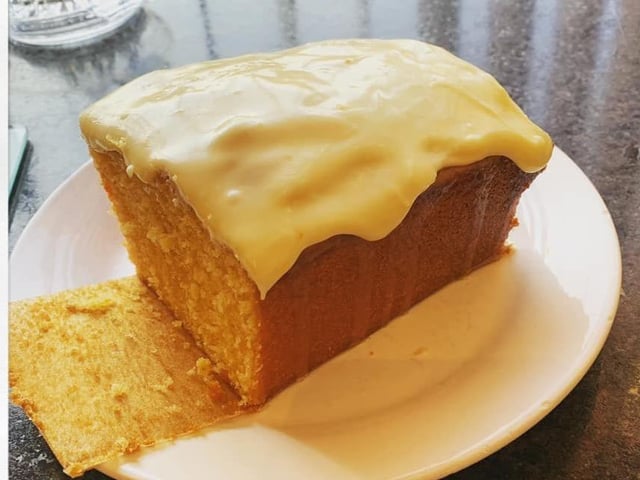 Mandy Banasco-Zaragoza made orange drizzle cake SUS-200414-151242001