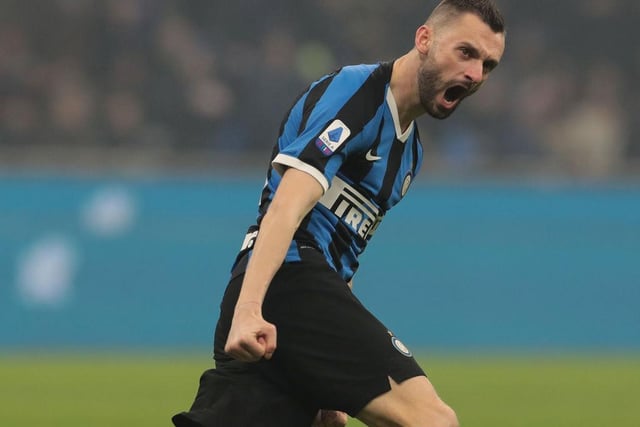 Liverpool are in talks with Inter Milan midfielder Marcelo Brozovic, who has a 52m release clause. (Libero via Daily Express)