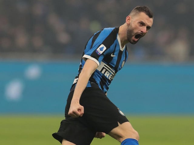 Liverpool are in talks with Inter Milan midfielder Marcelo Brozovic, who has a 52m release clause. (Libero via Daily Express)