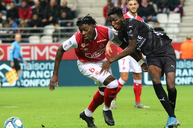 Arsenal have made contact with Reims over a move for French centre-back Axel Disasi. (Goal)