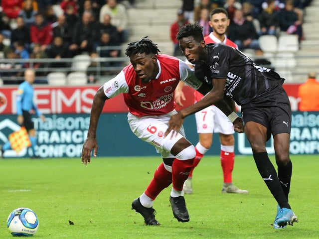 Arsenal have made contact with Reims over a move for French centre-back Axel Disasi. (Goal)
