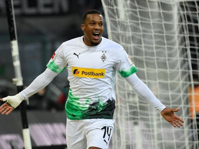 Manchester United and Barcelona are monitoring Borussia Monchengladbach forward Alassane Plea. He could be available for as little as 20m. (Express)