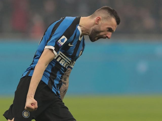 Liverpool have made contact with the agent of Inter Milan midfielder Marcelo Brozovic about a possible 52m switch. (Libero)