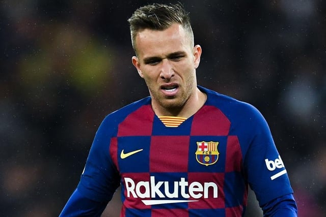 Tottenham Hotspur are set to rival Inter Milan in a bid to sign Barcelona midfielder Arthur with both clubs willing to substantially improve his wages. (Mundo Deportivo)