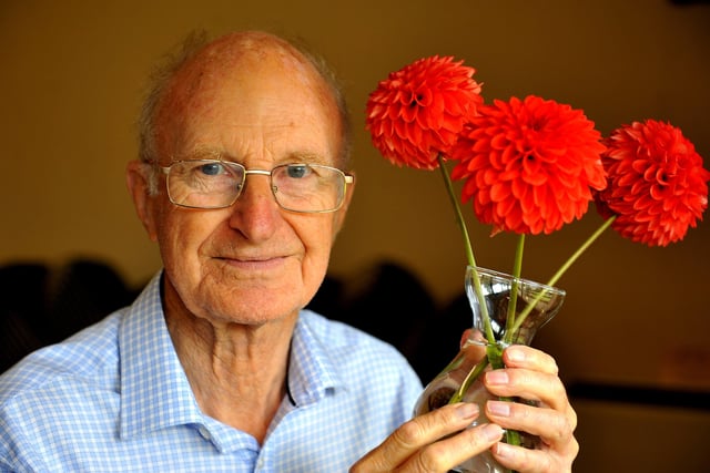 Billingshurst Horticultural Society show. Peter Lines with his Dahlia's. Pic Steve Robards SR1920598 SUS-190819-092247001