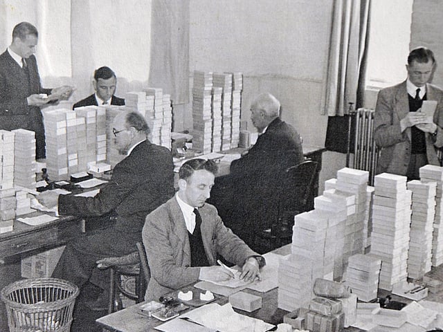 Dental Board Reunion Looking Back SUS-150921-163747001