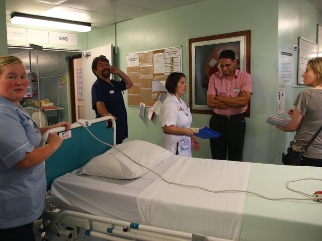 Paramedic Paparazzo: Chris Porsz' tribute to the NHS - more photos from PDH