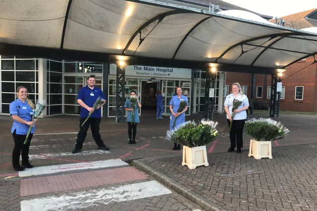 Hug A Hospital (HAH) was set up as a crowdfunding campaign to donate gifts to hospitals. https://www.chichester.co.uk/health/coronavirus/watch-staff-st-richards-hospital-are-given-flowers-funded-public-donations-2549316