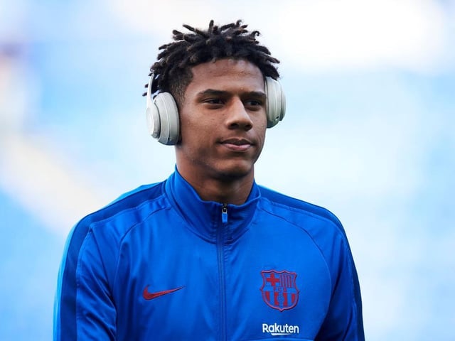 Everton are negotiating a 17.5m deal for Barcelona defender Jean-Clair Todibo from Barcelona. The La Liga club will make a final decision in the next few days. (Sport)