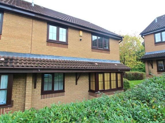 2 bed terraced house for sale
Rolvenden Grove, Kents Hill, Milton Keynes MK7