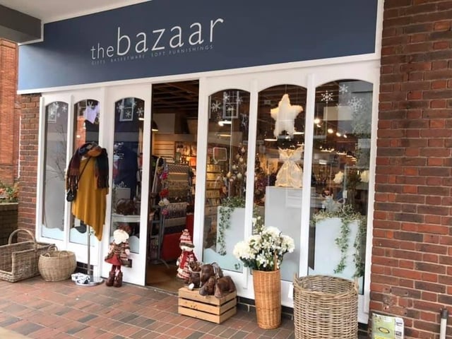 The Bazaar's Christmas window SUS-190512-130831001