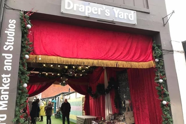Draper's Yard's Christmas-themed entrance SUS-190512-130610001