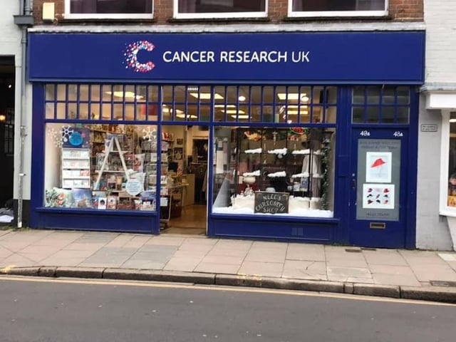 Cancer Research's Christmas window SUS-190512-130504001