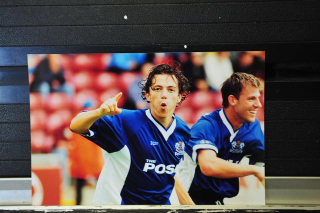 13th: SIMON DAVIES. Posh years: 1997-2000. Apps: 75. Goals. 6.
'Simon Davies because that would mean he could still make my national team (Wales) and play in a major tournament finals which is something he deserved' - @buckrodgersposh