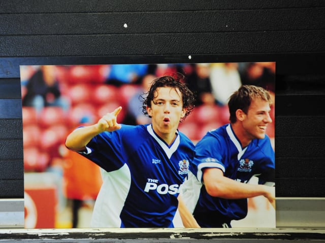 13th: SIMON DAVIES. Posh years: 1997-2000. Apps: 75. Goals. 6.
'Simon Davies because that would mean he could still make my national team (Wales) and play in a major tournament finals which is something he deserved' - @buckrodgersposh