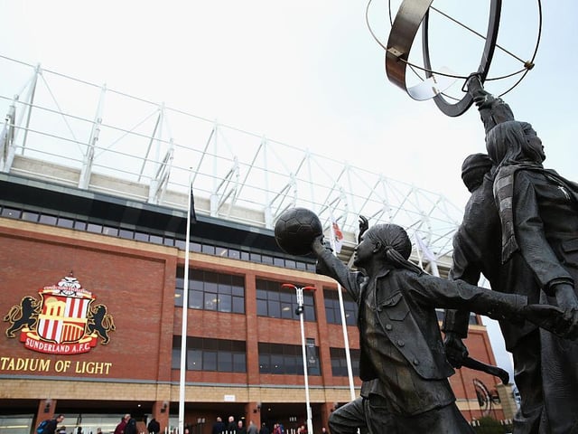 Leeds United are set to see a late bid for Sunderland rising star Joe Hugill fall through with the youngster closing in on a 300k move to Manchester United. (Football Insider)