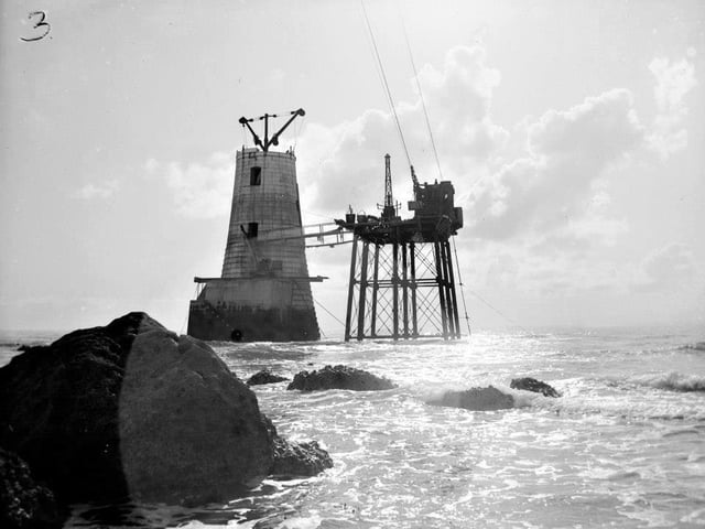 Beachy Head Lighthouse under construction