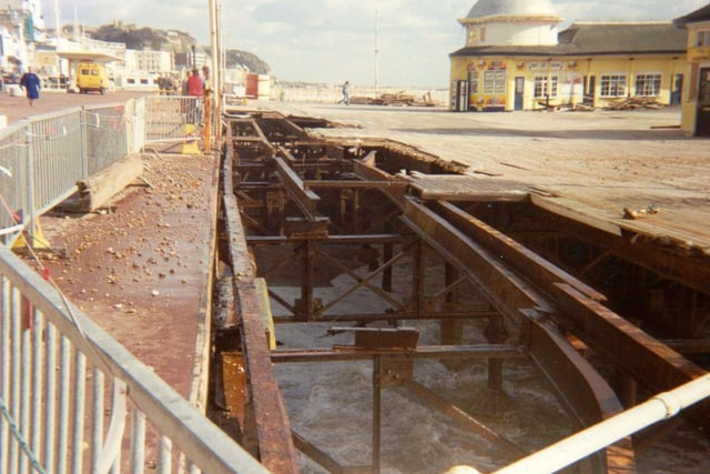 The hurricane in October 1987 caused extensive damage to the pier, ripping up much of the floor where the pier meets the promenade.
