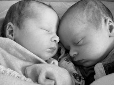 Born at KGH on April 20, weighing 6lb 11oz and 6lb 5oz.