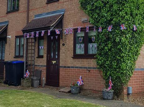 Jaime Wastell- Here's our house all decorated