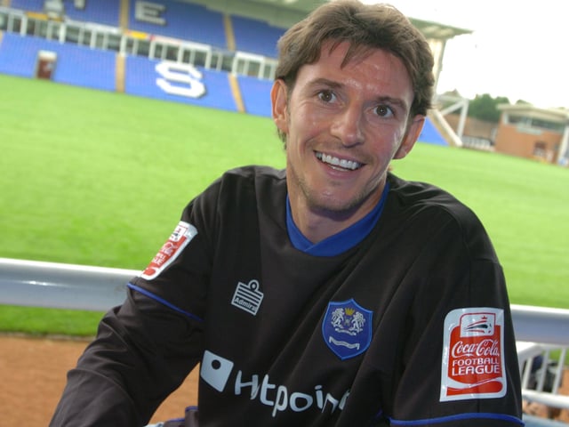 Midfielder who won 4 caps for Northern Ireland.