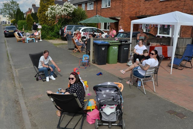 Council Street residents celebrate VE Day in their front gardens in Lutterworth.
PICTURE: ANDREW CARPENTER