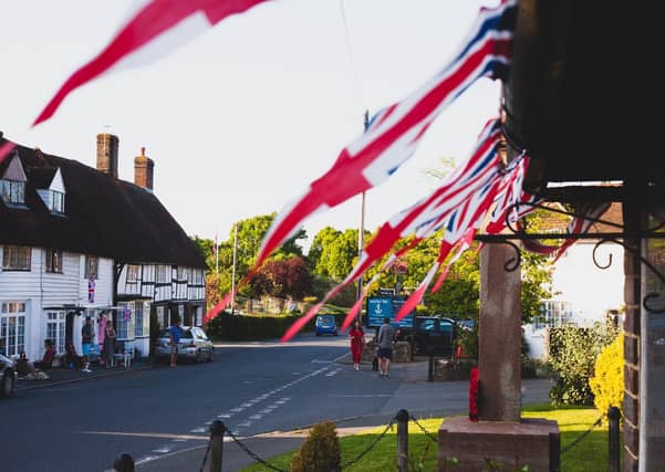 VE Day celebrations in Hartfield. SUS-201105-130840001
