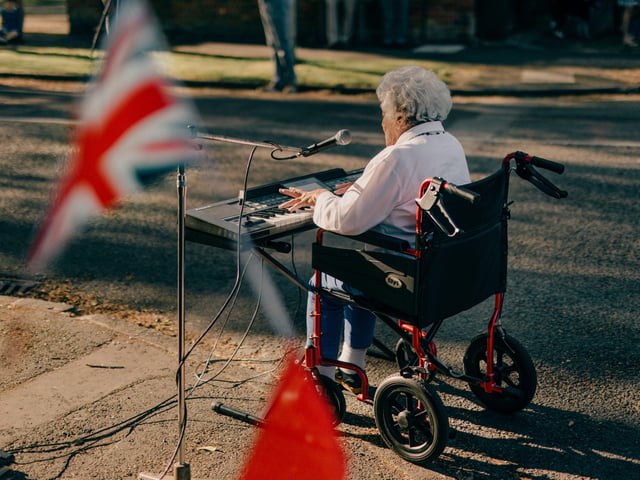 Granny Rosie played a special VE Day concert for neighbours in The Avenue, Chichester