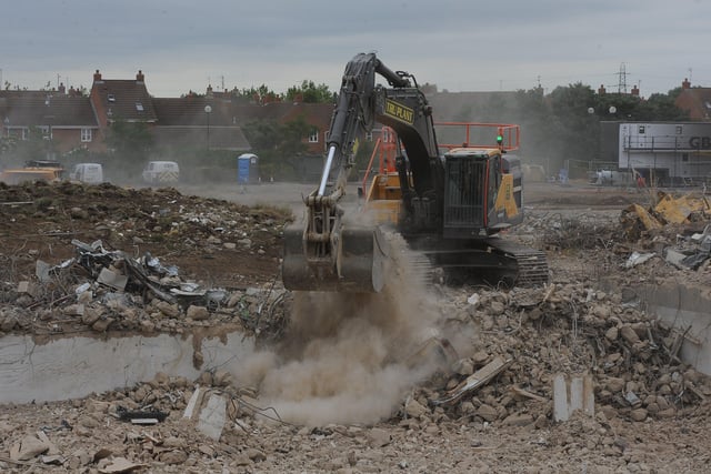 Demolition at the former British Sugar office site at Oundle Road EMN-200406-163219009